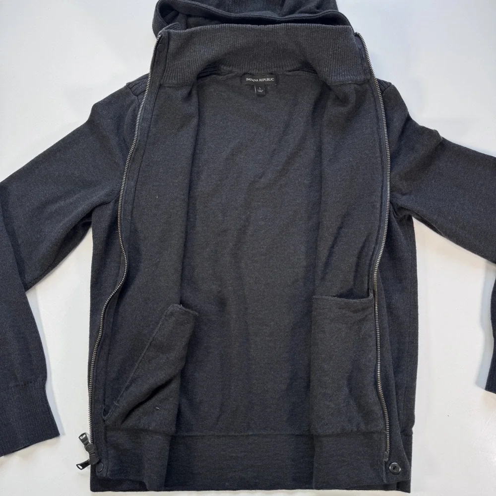 BANANA REPUBLIC Full Zip Hooded Military Sweater Jacket Mens Small Gray Knit